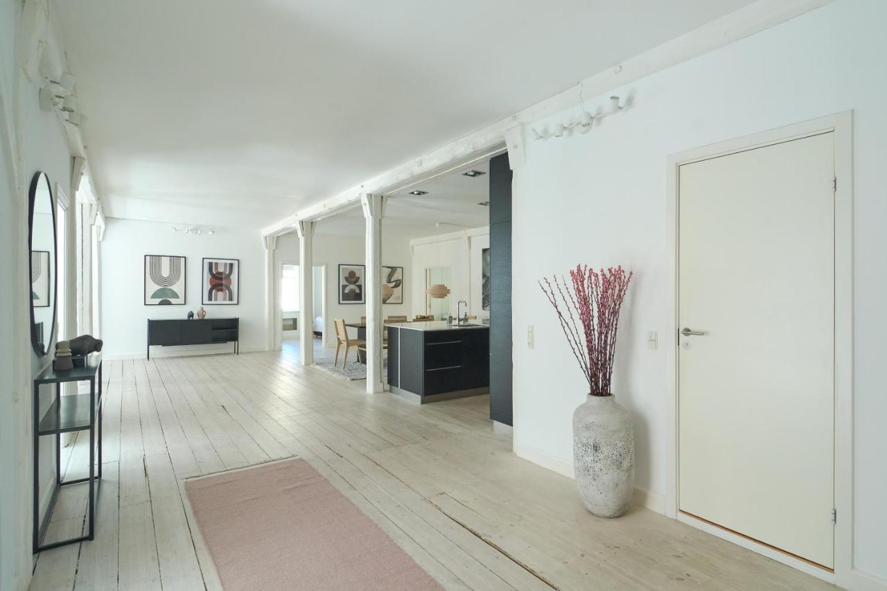 Lejlighed Spacious Centrally Located In Cph's Old Town