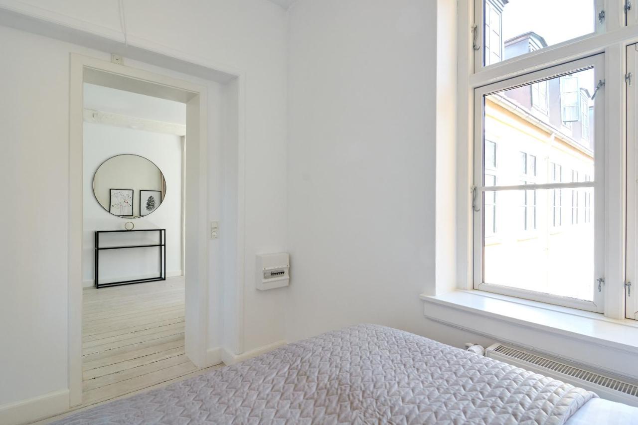 Spacious Centrally Located In Cph's Old Town Lejlighed
