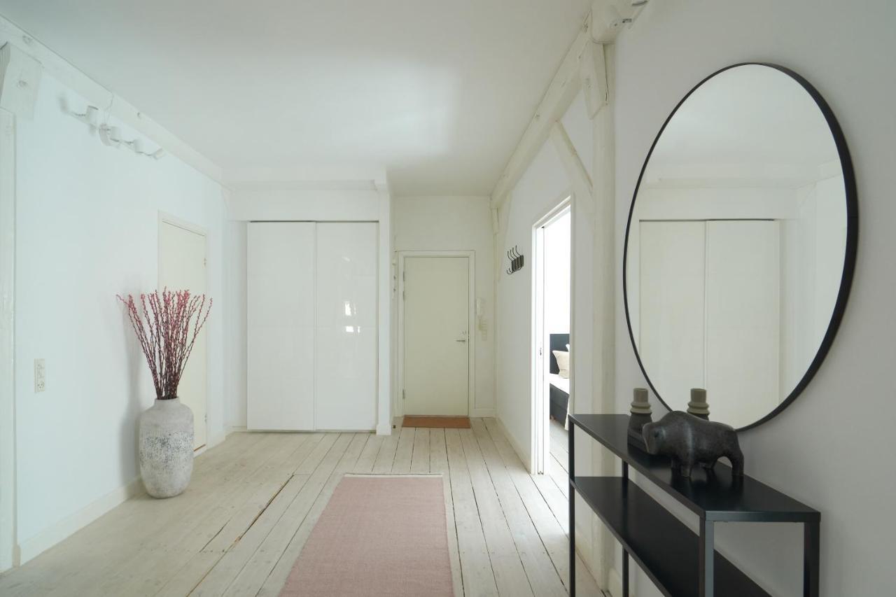 Spacious Centrally Located In Cph's Old Town Lejlighed