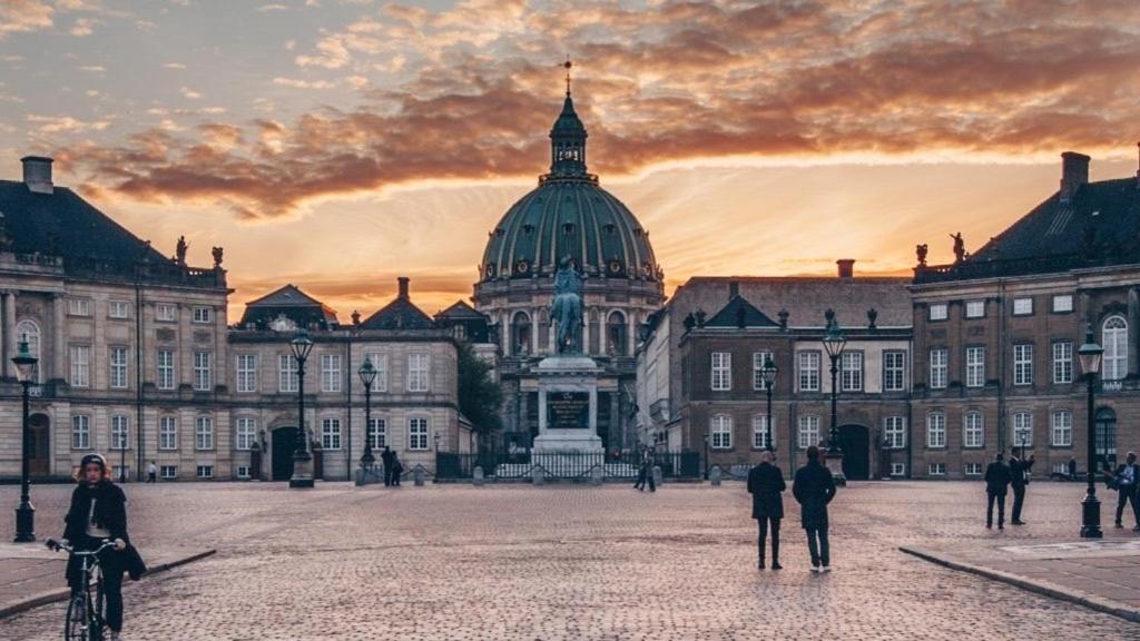 Spacious Centrally Located In Cph's Old Town Lejlighed *